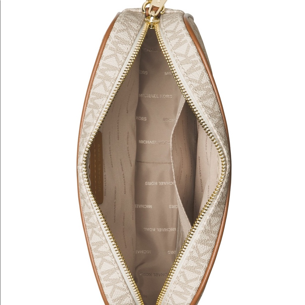 Pretty, Gold Shinny purse